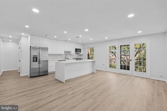 Building Photo - 9459 Fairfax Blvd