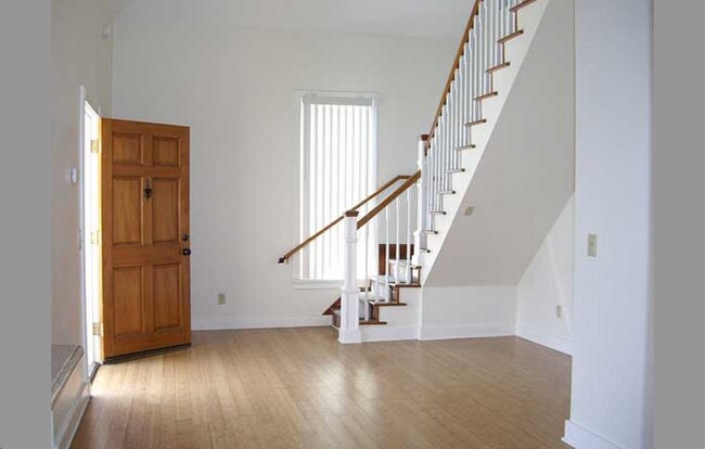 Foto del edificio - 1042 W 23rd St
