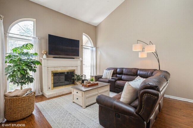 Building Photo - 707 Clover Hill Ct