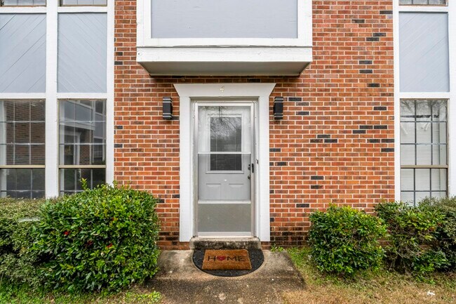 Building Photo - 319 11th St N