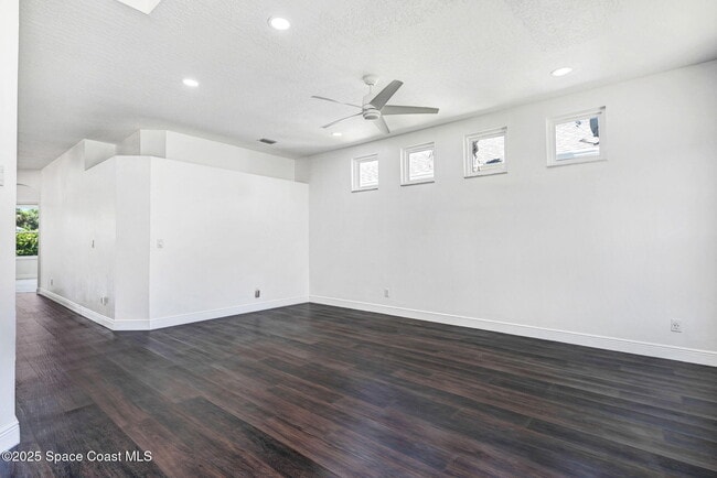 Building Photo - 165 Calico Ln