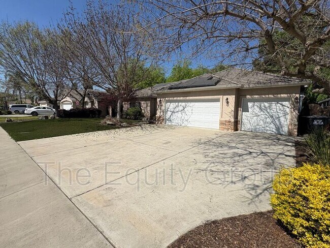 Foto del edificio - 2650 W Oakridge Ave