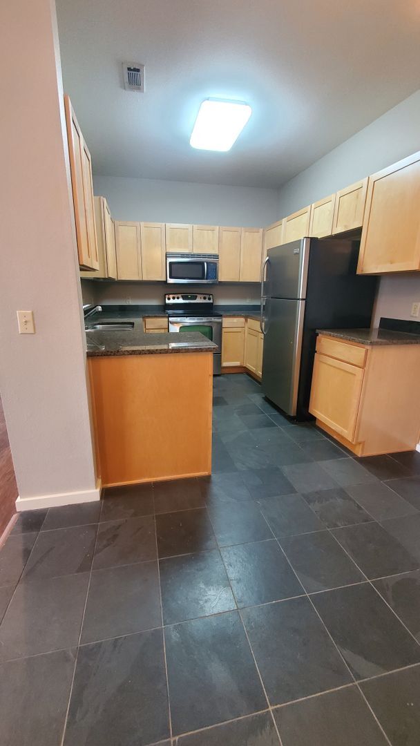 Foto del edificio - 40 E Maple St