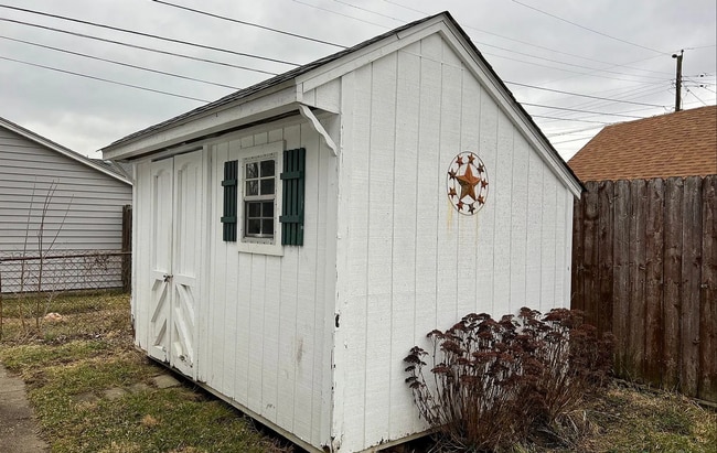 Building Photo - 3023 Kingston Ave