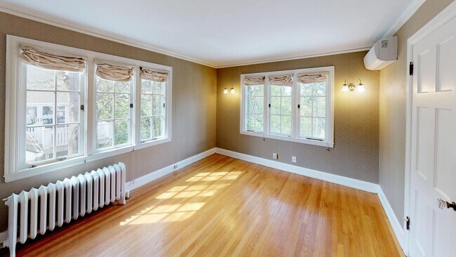 Foto del edificio - 2371 SW Montgomery Dr