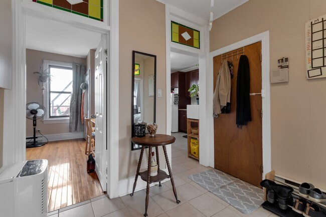 Photo du bâtiment - 2 Bed/1 Bath Spacious Rental