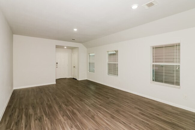 Foto del edificio - 5531 Latta Plantation Dr