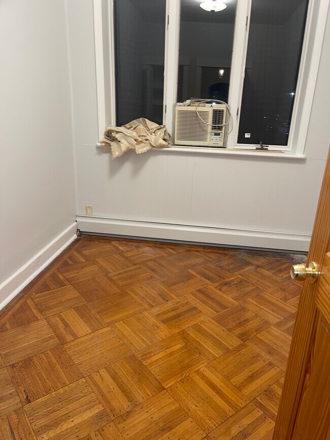 Full Size Bedroom - 2101 63rd St