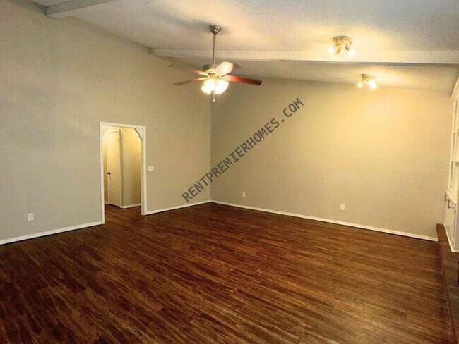 Foto del edificio - 3000 SW 129th St