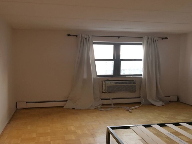 Foto del edificio - 87-08 Justice Ave