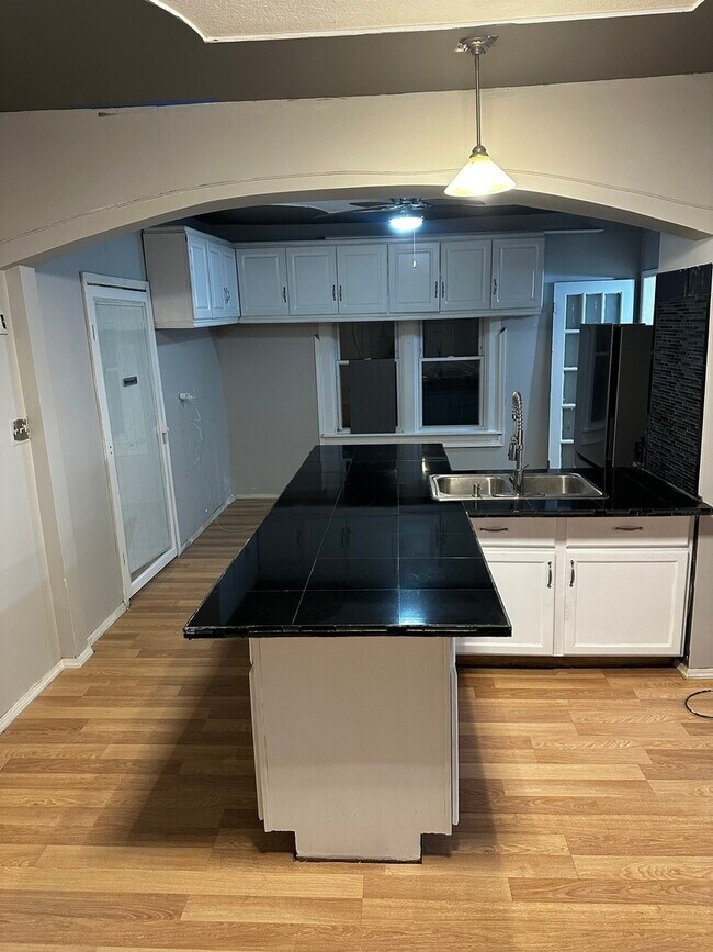 Foto del edificio - 435 S Poplar Ave