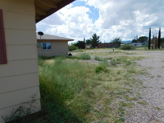 Building Photo - 1312 E High St Pearce AZ,85625