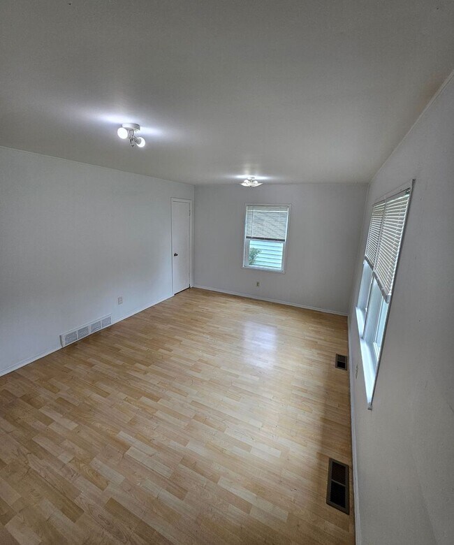 Foto del edificio - Spacious 3 Bed / 2 Bath Home in Kansas City!