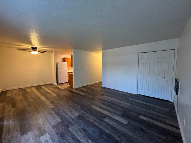 Foto del edificio - 2140 Elizabeth Blvd