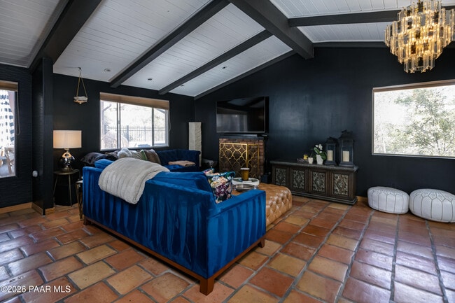 Foto del edificio - 372 Verde Ln