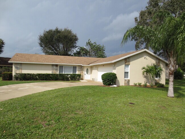 Foto del edificio - 1283 Anhinga Dr