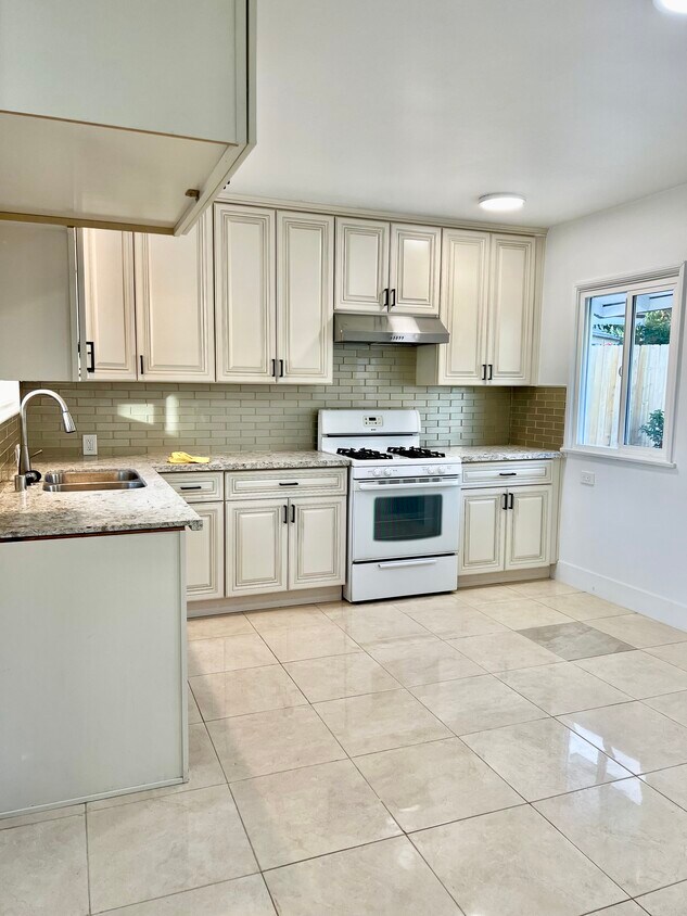 Foto principal - 1509 Atchison St