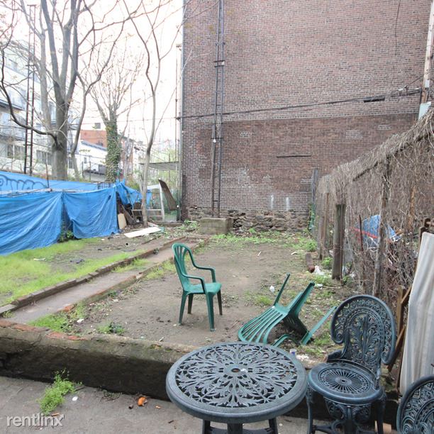 Building Photo - 197 Irving Ave