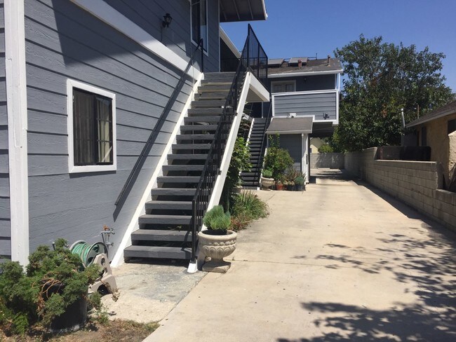 Building Photo - 11347 Califa St