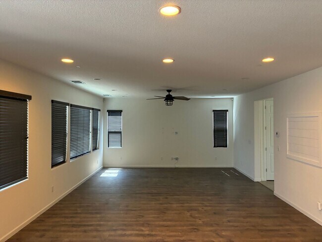 Foto del edificio - Spacious 3BR House in Gilroy