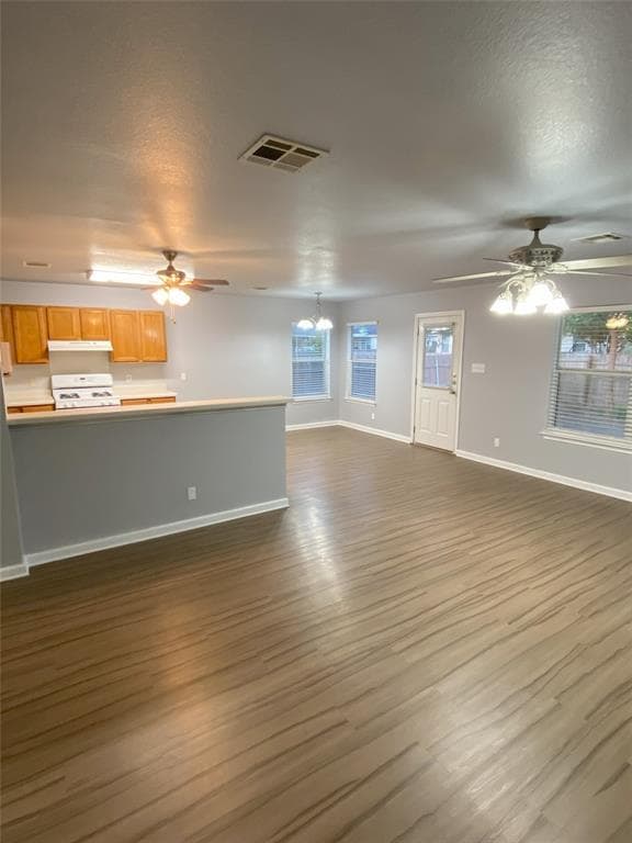 Building Photo - 711 Estancia Way