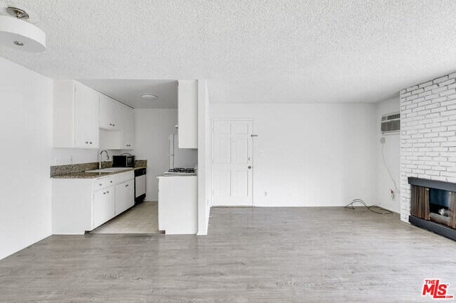 Foto del edificio - 1811 Parnell Ave