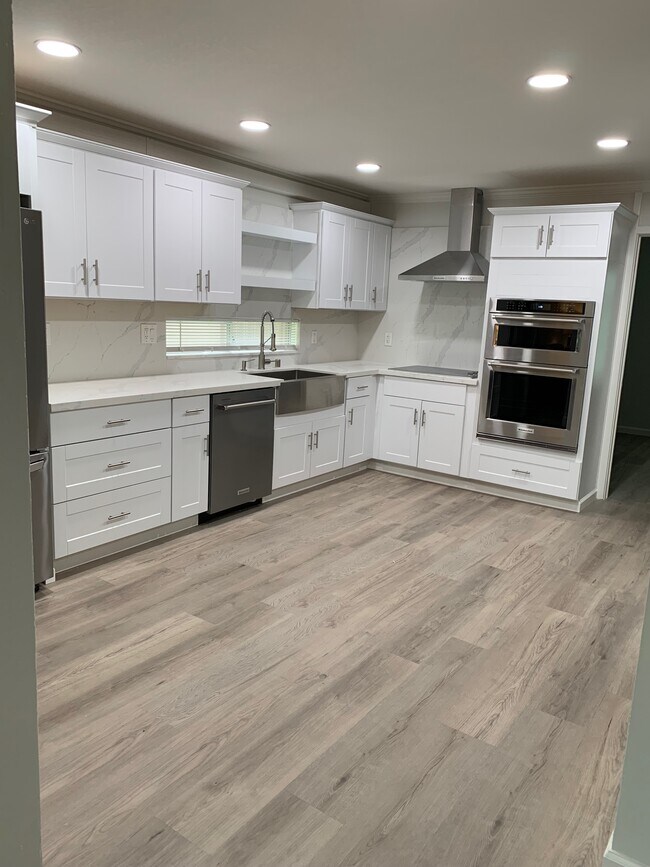 Foto del edificio - 2734 Oak Rd