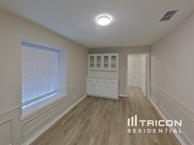 Building Photo - 622 Stoneybrook Dr