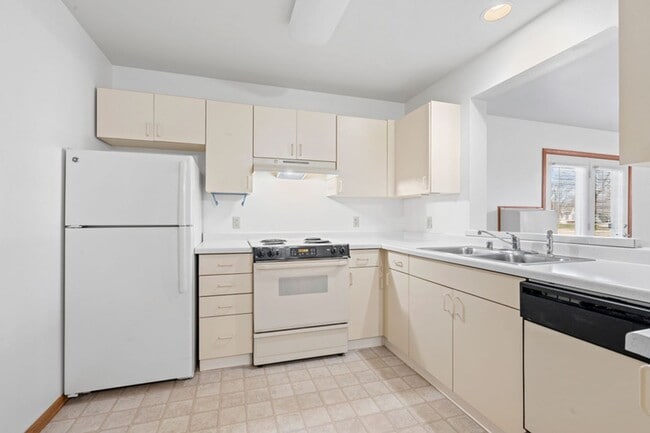 Building Photo - Hawthorne Senior Apartments