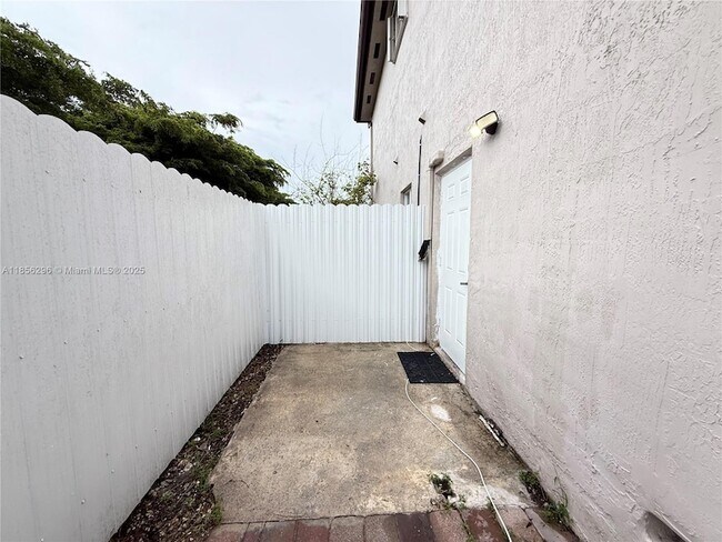 Foto del edificio - 22902 SW 113th Ct