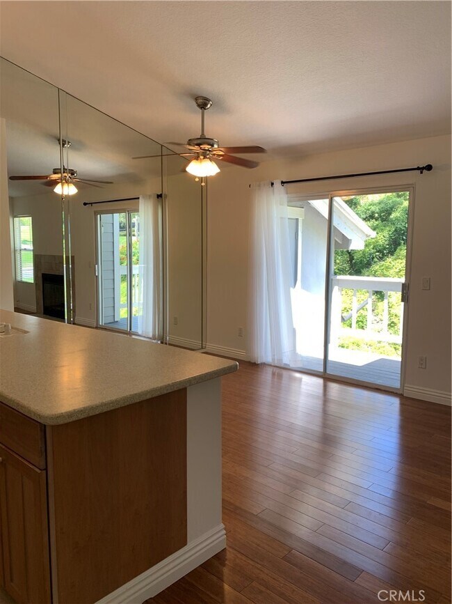 Building Photo - 13 Campton Pl