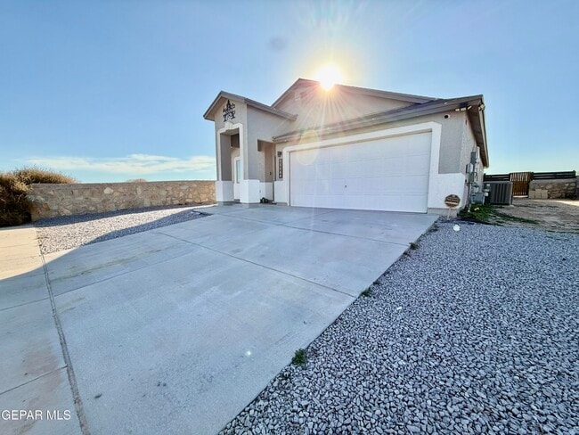 Foto del edificio - 11860 Ernest Rd