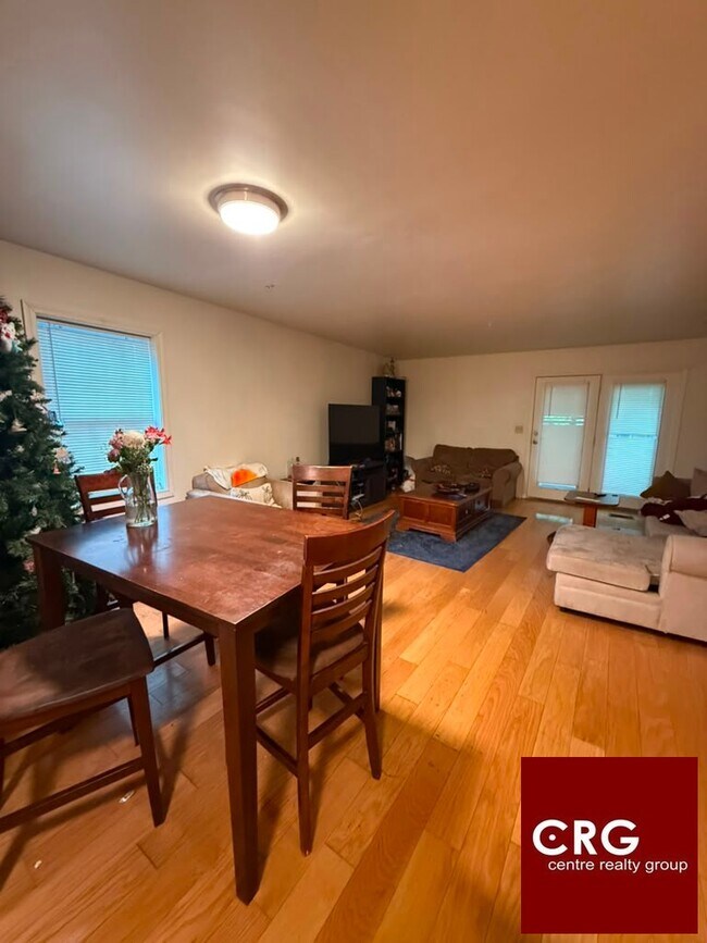 Building Photo - 36B Raymond St. Unit 1B