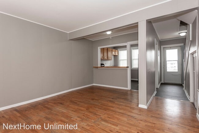 Building Photo - 2 br, 1 bath House - 737 W. 1st St.