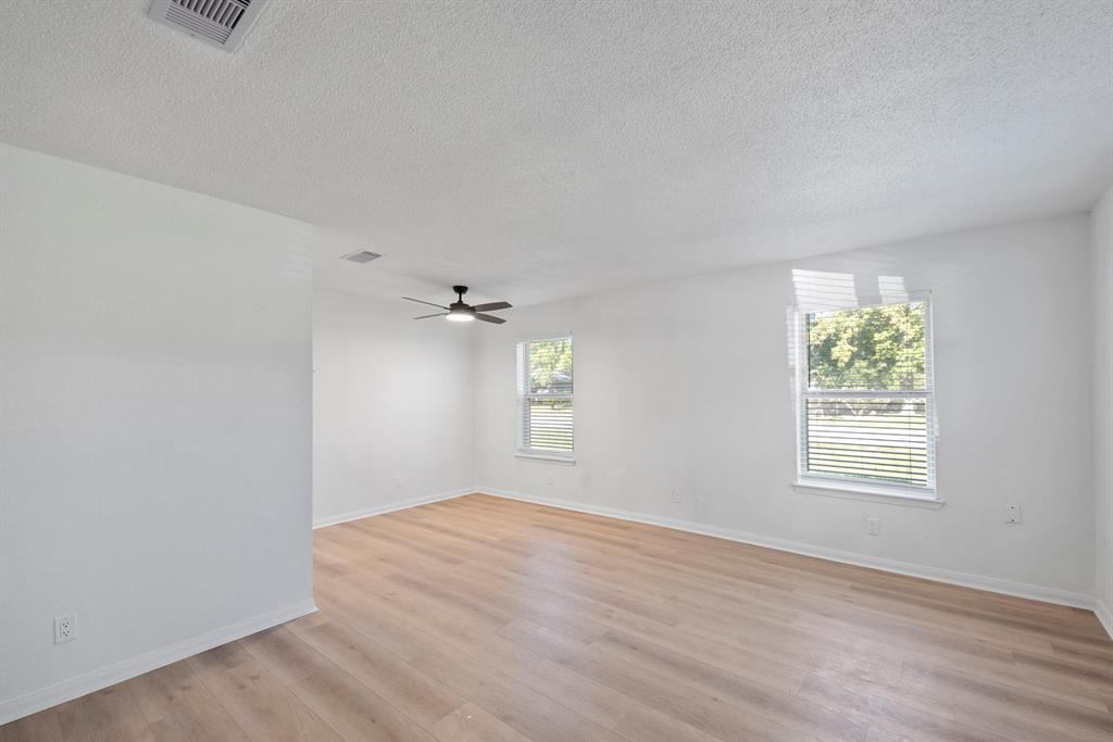 Foto principal - 700 Lyle W Ave