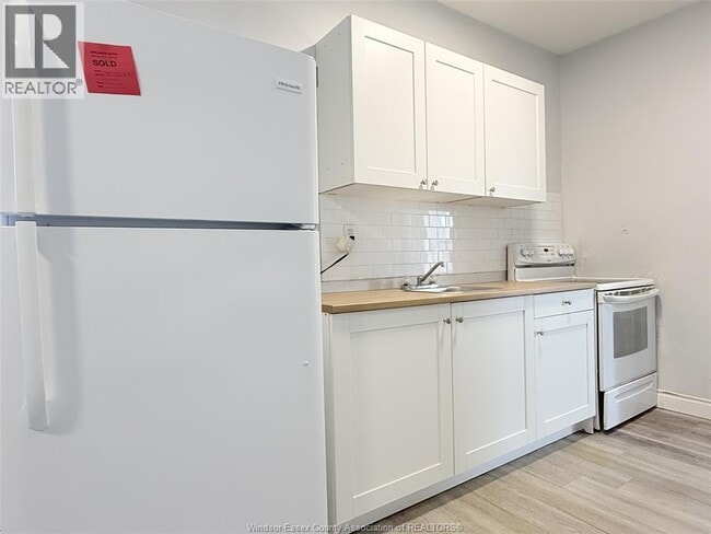 Building Photo - 581 Pierre Ave