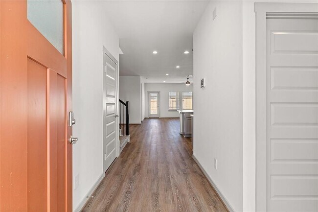 Foto del edificio - 29318 Hoelzen Holw Dr