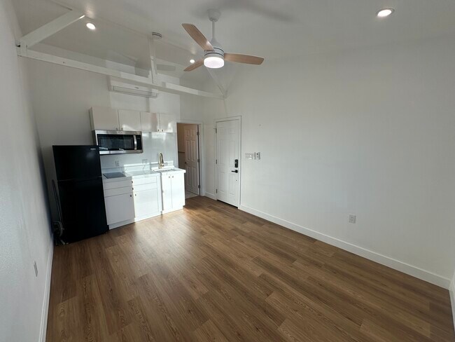 Foto del edificio - 1420 San Simeon St