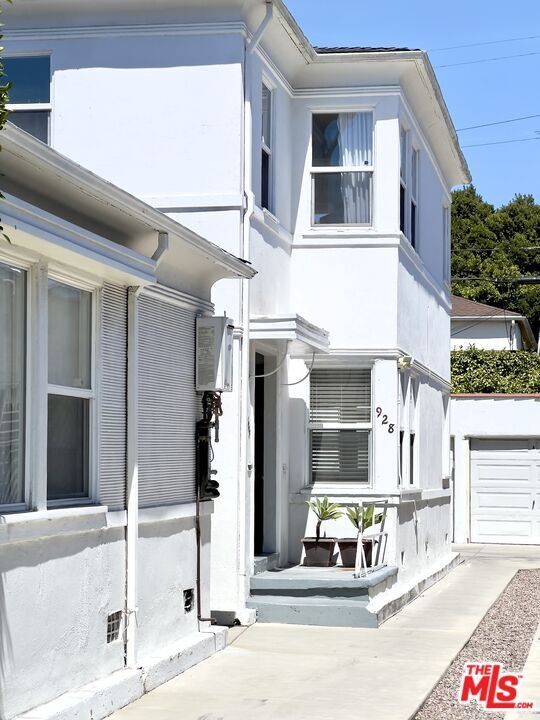 Foto principal - 926 S Holt Ave