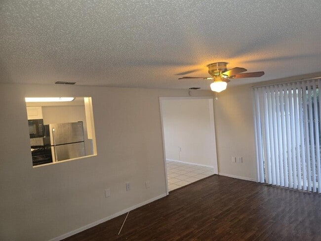 Foto del edificio - 11835 Meadow Dr