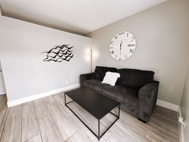 Building Photo - 50 Davie Blvd