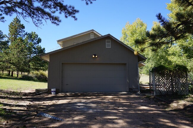 Foto del edificio - Home on 1 acre in Beautiful Bailey!!