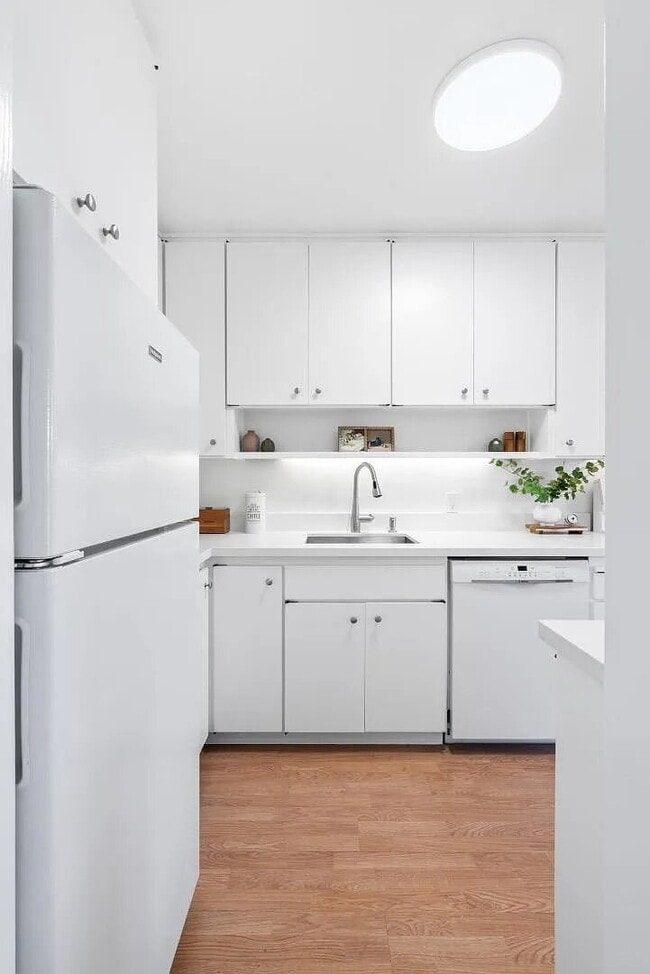 Foto del edificio - "Chic 1-Bedroom San Mateo Retreat with Mod...