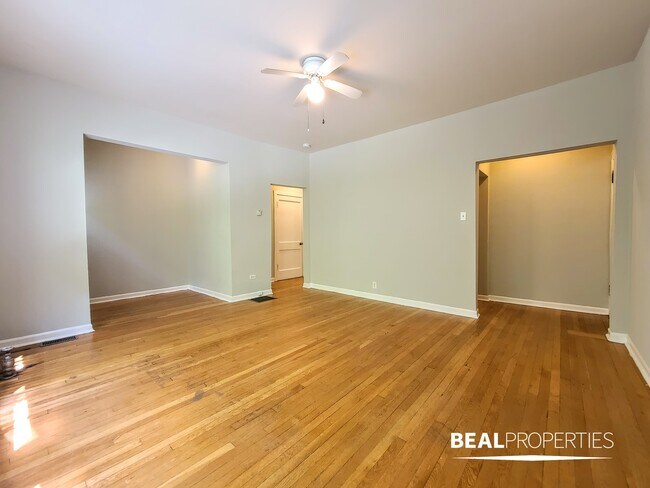 Foto del edificio - 721 W Barry Ave