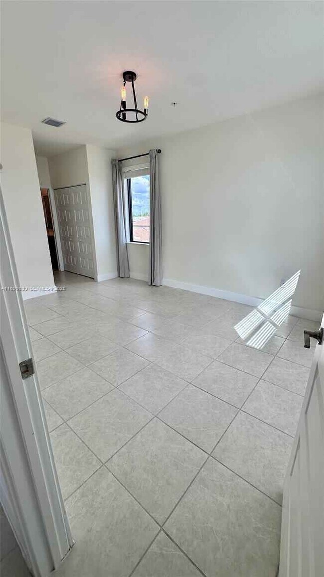 Foto del edificio - 8301 NW 41st St