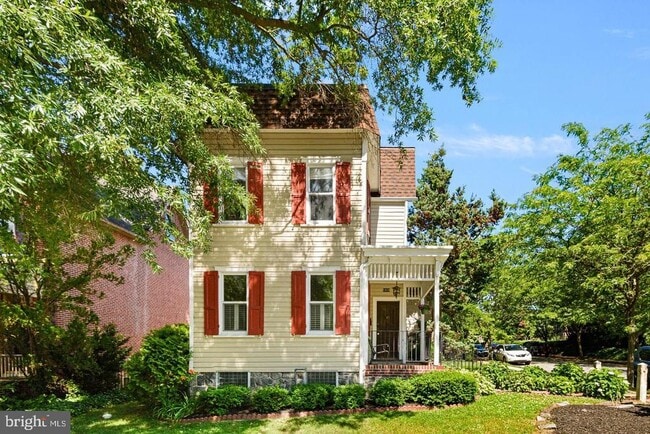Building Photo - 1419 Hamilton St