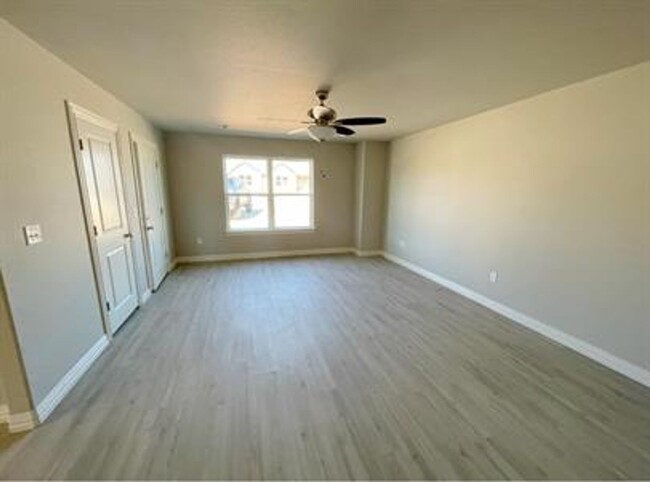 Building Photo - Cozy 2 bed, 2 bath Duplex - Silo School Di...