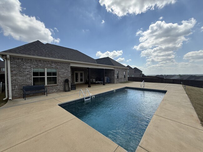 Foto del edificio - 1385 Witherspoon Dr