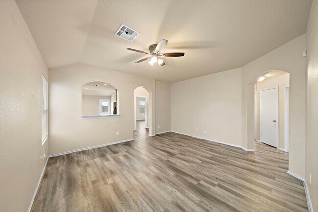 Foto del edificio - 20306 Silent Vale Ln