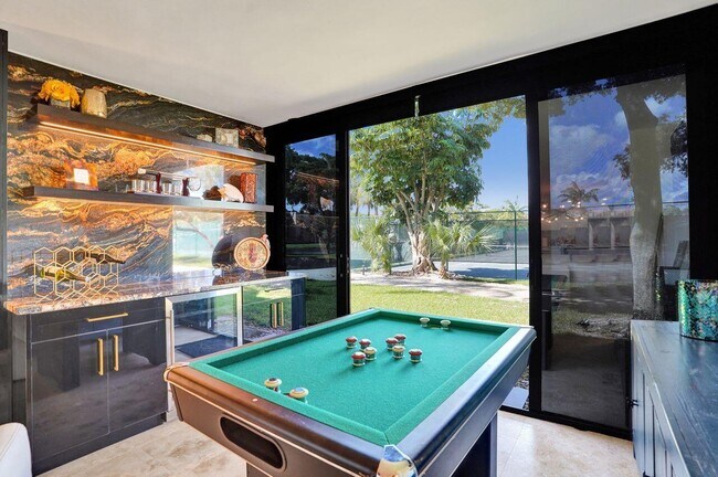 Foto del edificio - 755 Dotterel Rd